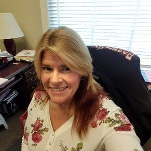 Meet your Posher, Debbie